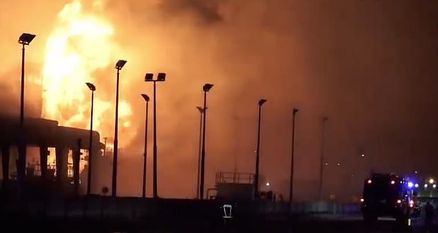 Iranian Attacks Spark Fire Near Bahrain Airport, Driving Oil Prices to $100