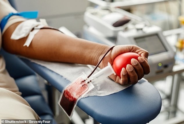 TSA Agents Turn to Blood Donations for Cash as Unpaid Shutdown Crisis Deepens