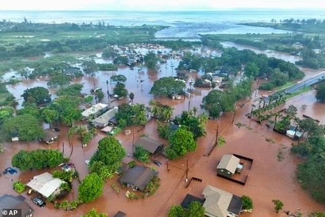 Hawaii Flood Rescue: 230 Rescued as Storm Unleashes Worst Flooding in Two Decades