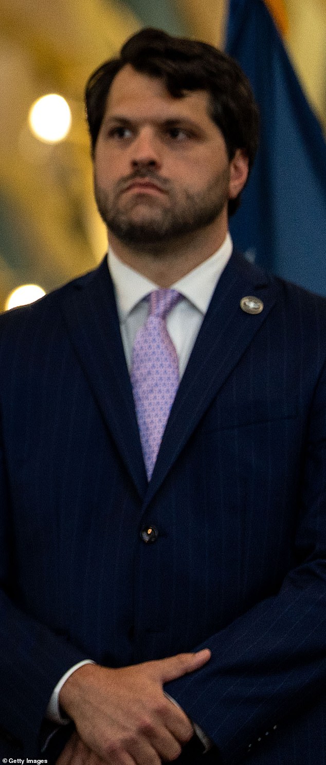 TSA Staffing Crisis Threatens Airport Operations as Government Shutdown Worsens Travel Chaos