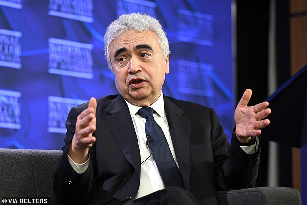 Strait of Hormuz Crisis: IEA Warns of Global Economic Fallout as US-Iran Standoff Escalates