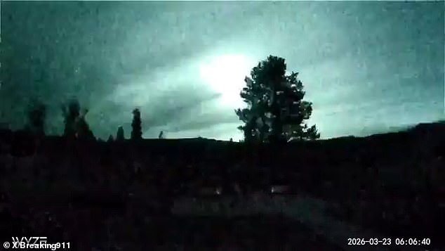 Mysterious Green Meteor Streaks Across Western U.S., Sparking Curiosity and Calls to Authorities