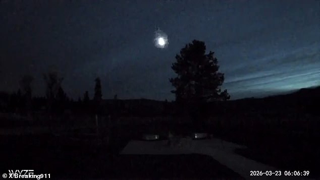 Mysterious Green Meteor Streaks Across Western U.S., Sparking Curiosity and Calls to Authorities