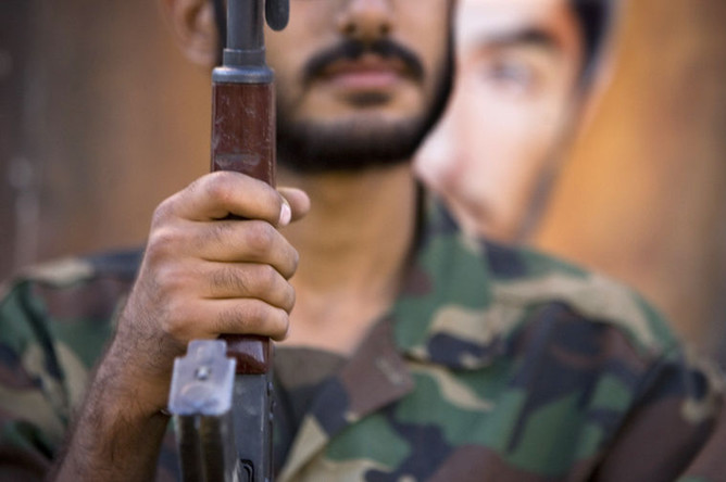 Explosives Found in Iranian Military Tuna Rations: State Supplier Etka Under Scrutiny for Supply Chain Crisis