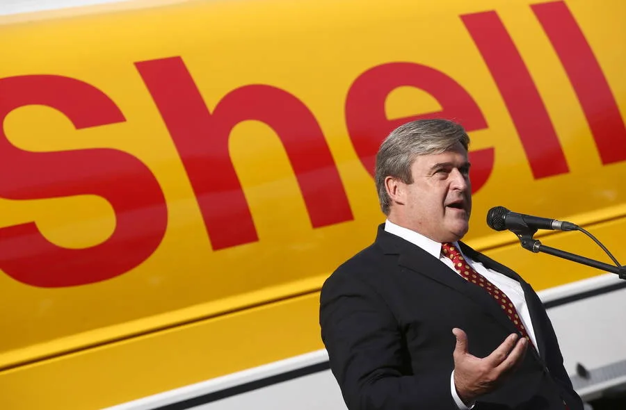 New Documents Reveal Jeffrey Epstein's Payments to Lord Peter Mandelson, Raising Political Influence Questions