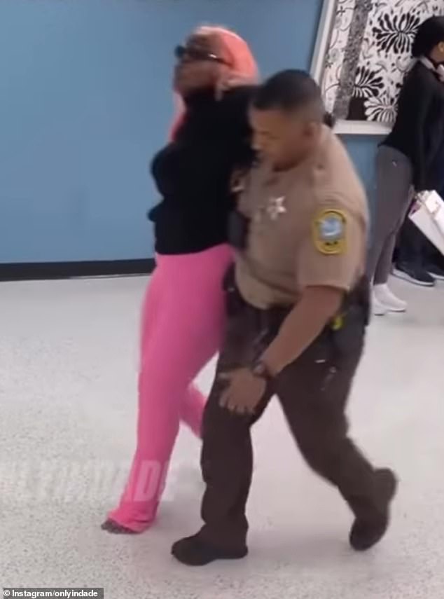 Three Women Arrested Over Extra Baggage Fee Dispute on Frontier Airlines Flight, Leading to Delay and Debate