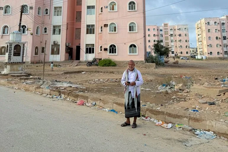 Yemeni Teachers Juggle Jobs and Hunger as Salaries Collapse