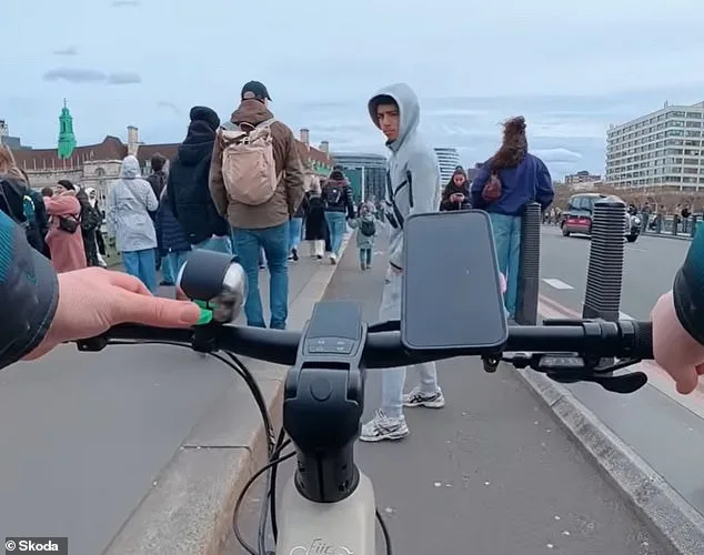 Škoda's Revolutionary DuoBell: A Game-Changer for Urban Cycling Safety