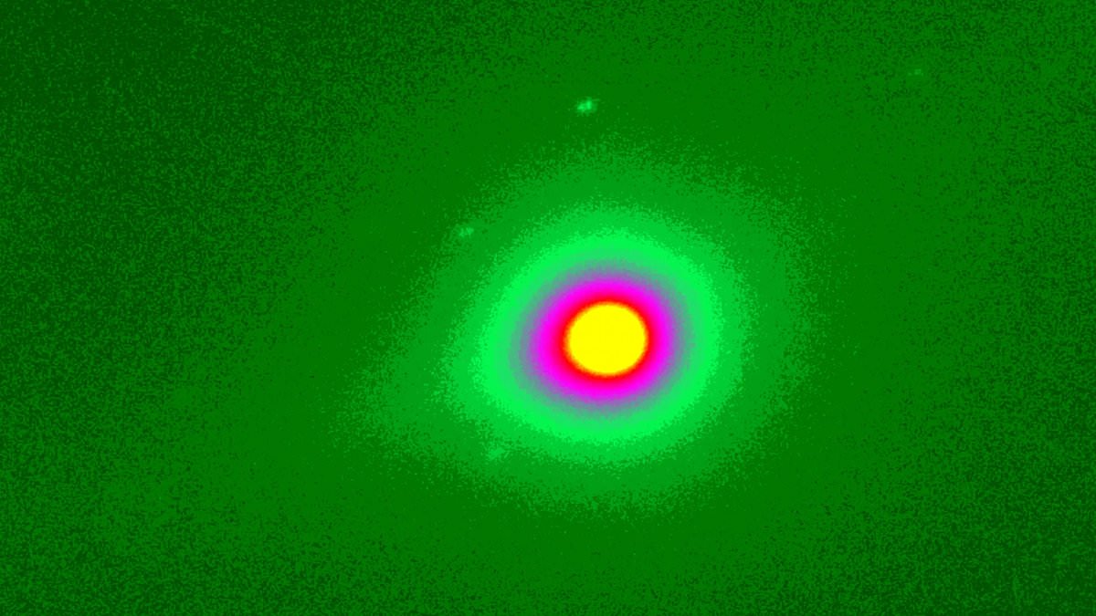 Harvard Scientist Proposes Earth's Orbit May Contain 35 Million Interstellar Objects