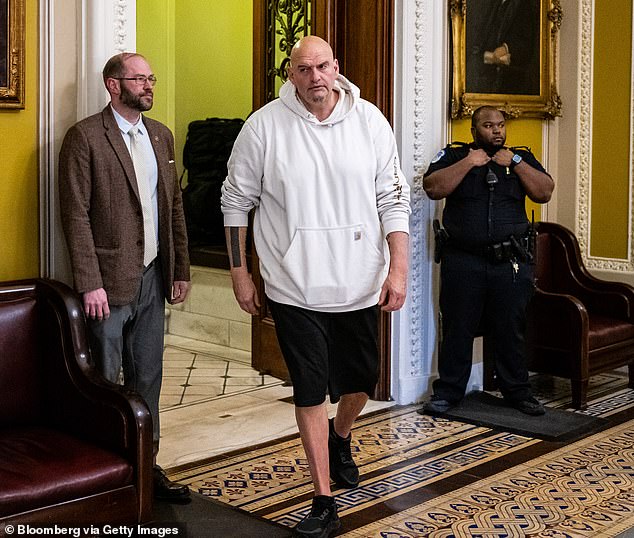 Democratic Senator Fetterman Slams Party's Patronizing Rhetoric Ahead of 2026 Midterms