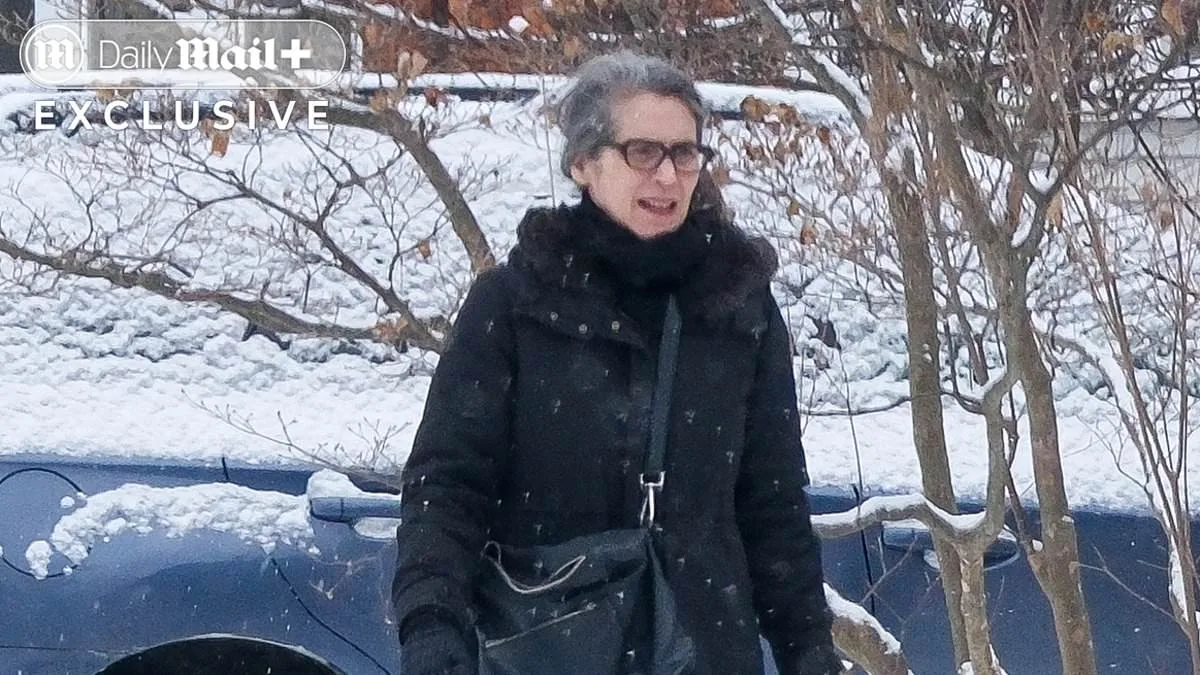 The Ghost of a Bygone Era: Lisa Bessette's 28-Year Secret