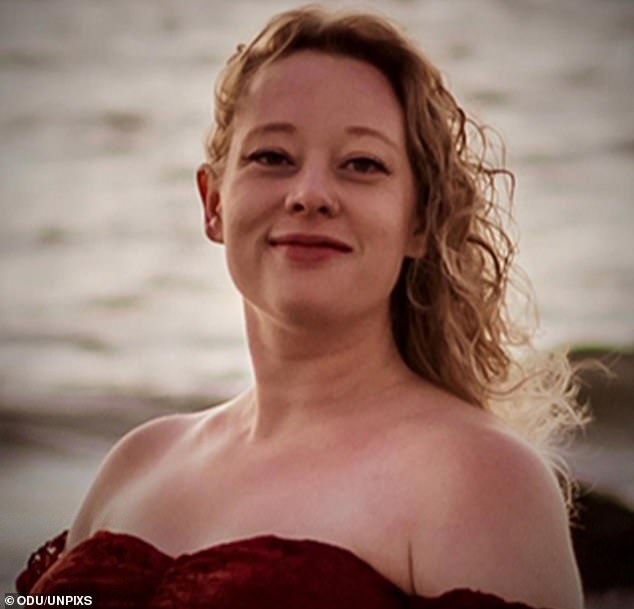 Memorial of Renee Nicole Good, Killed by ICE Agent, Deliberately Set on Fire