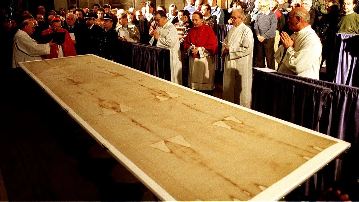 New Analysis Sparks Debate Over Shroud of Turin's True Origin