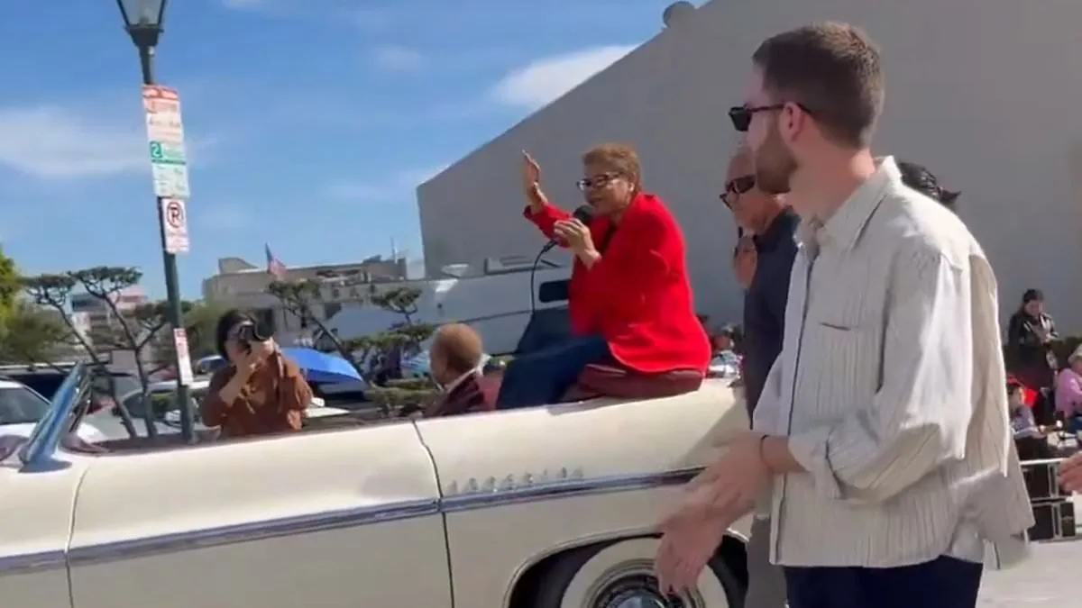 Los Angeles Mayor Karen Bass Confronted at Golden Dragon Parade Over Alleged Downplaying of Fire Department's Role in Palisades Fire