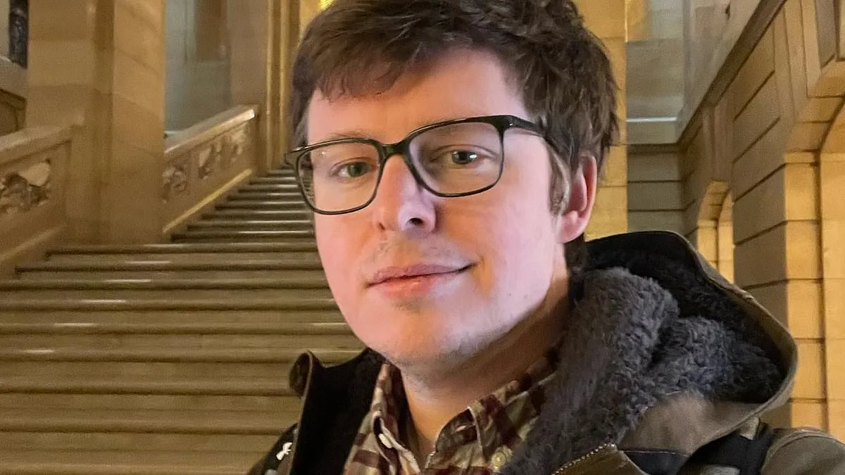 Minnesota Activist's ICE Confrontation Highlights Growing Tensions and Risks