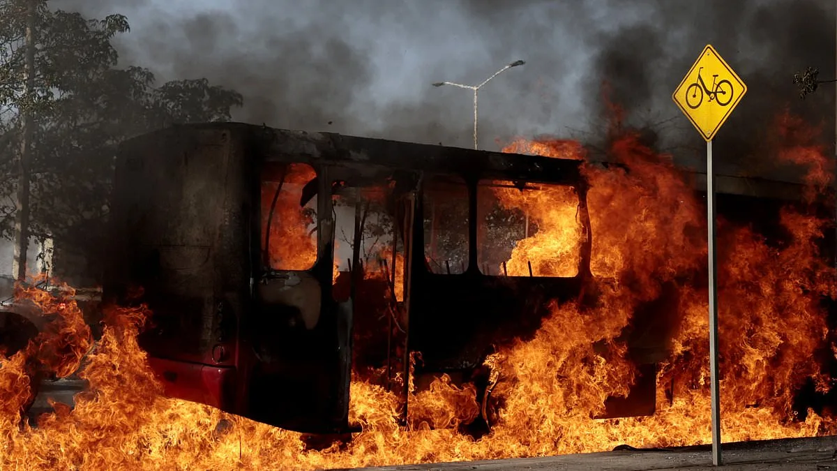 Puerto Vallarta in Turmoil After Federal Operation Kills CJNG Leader, Sparks Violence and U.S. Alert