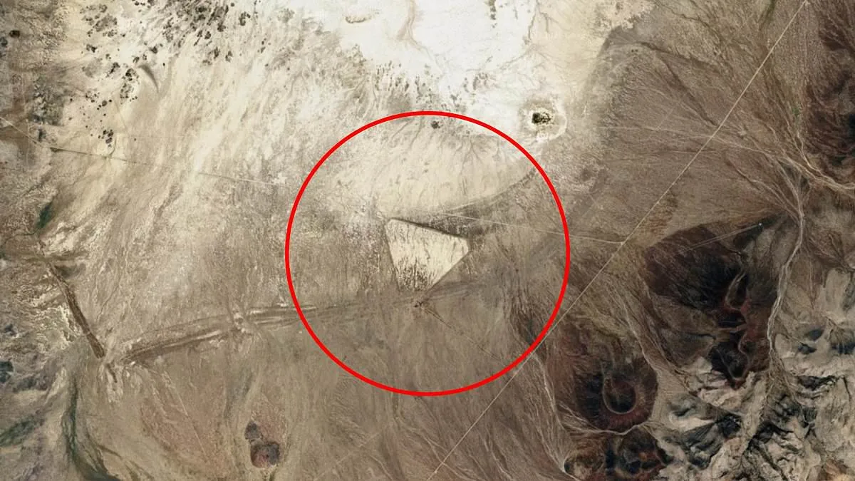 Mysterious Triangle in Nevada Desert Ignites Speculation and Conspiracy Theories