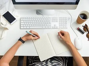 Left-Handed Individuals May Have Evolutionary Edge Due to Increased Competitiveness