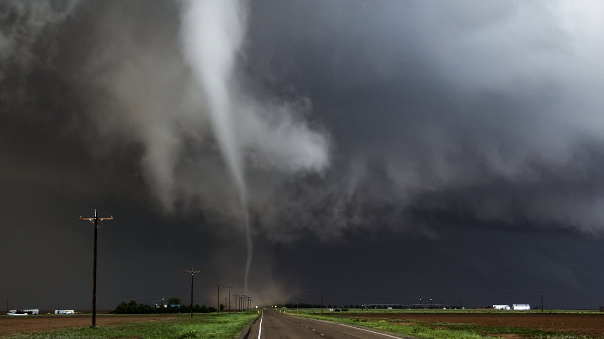 Central US Storm System: Tornado, Hail, and Hurricane-Force Winds Prompt Alerts After Oklahoma Deaths