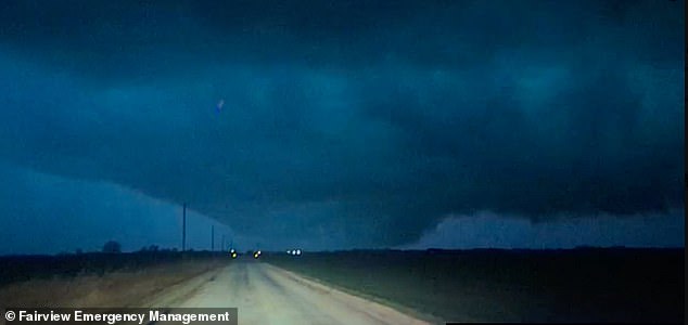 Central US Storm System: Tornado, Hail, and Hurricane-Force Winds Prompt Alerts After Oklahoma Deaths