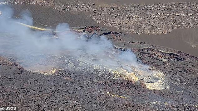 Hiker Dies in Kīlauea Caldera Accident Amid Ongoing Volcanic Activity