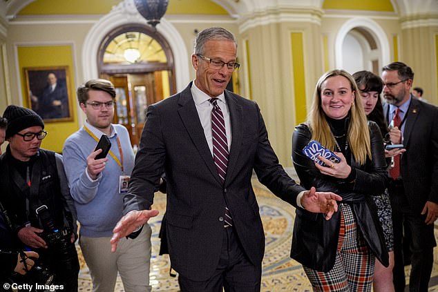 Houston Airport Security Lines Ease After Government Shutdown Crisis
