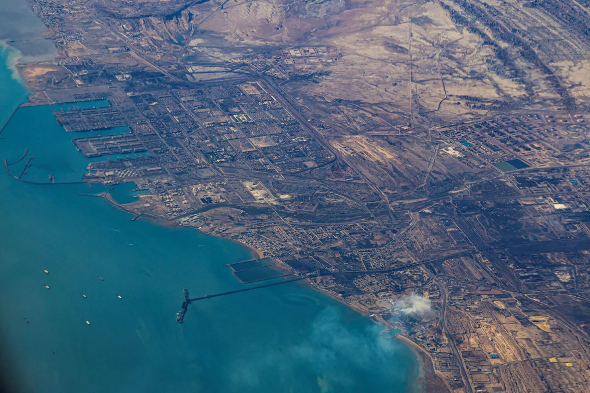 Iran Warns of Middle East Port Retaliation as U.S. Threatens Stronger Response in Hormuz