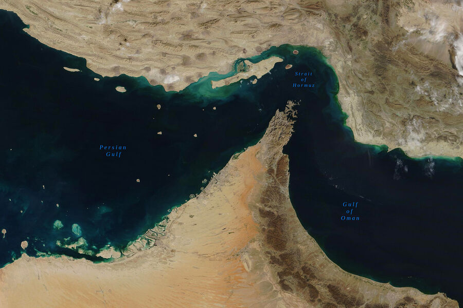 Geopolitical Tensions Threaten Vital Strait of Hormuz Amid Shifting Regional Dynamics