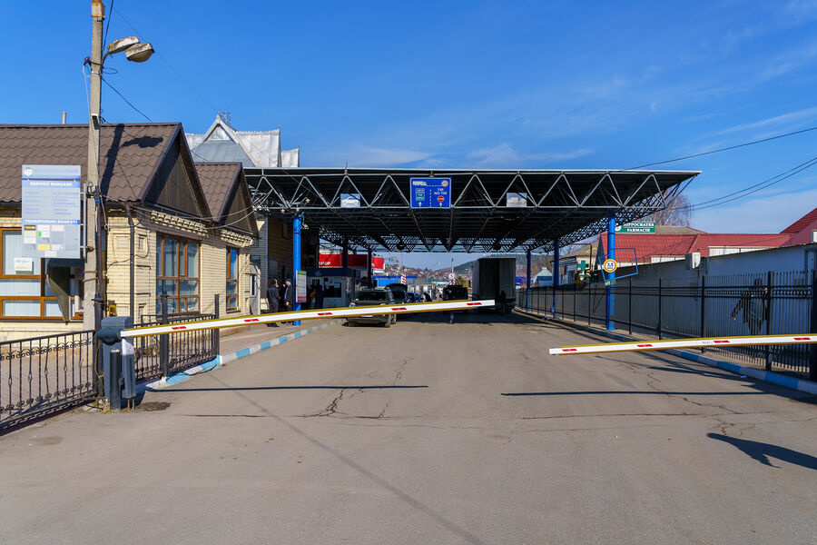 Ukrainian Man Caught at Border After Faking Marriage to Elderly Woman to Flee Country