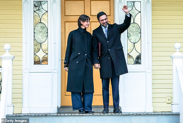 Brooklyn Middle School at Center of Storm Over Art Curriculum and Holocaust Survivor's Exclusion