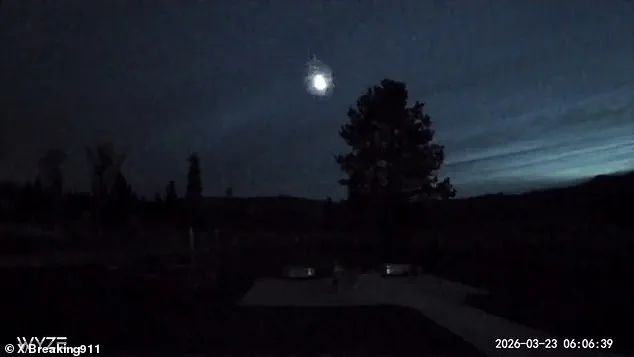 Mysterious Green Meteor Streaks Across Western U.S., Sparking Curiosity and Calls to Authorities