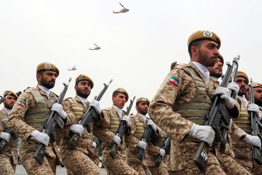 Iran Threatens to Seize UAE and Bahraini Territory, Warns of Persian Gulf Mining if US Launches Ground Operation