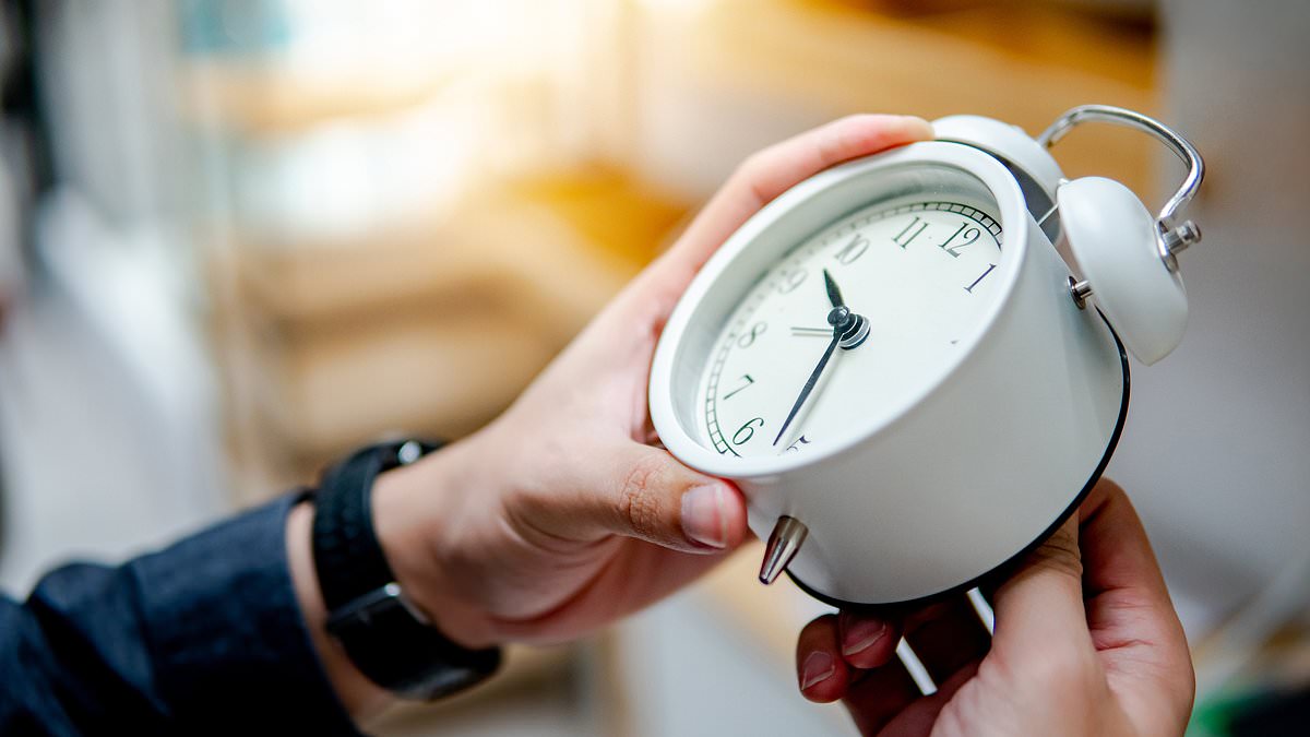 Scientists Urge Abolition of Daylight Saving Time Over Health Risks