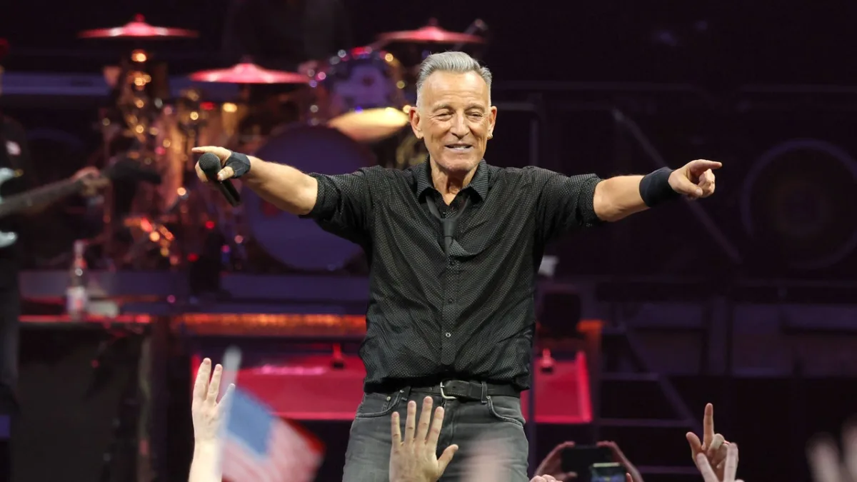 Bruce Springsteen's Controversial Political Speeches Spark Outcry During Concert