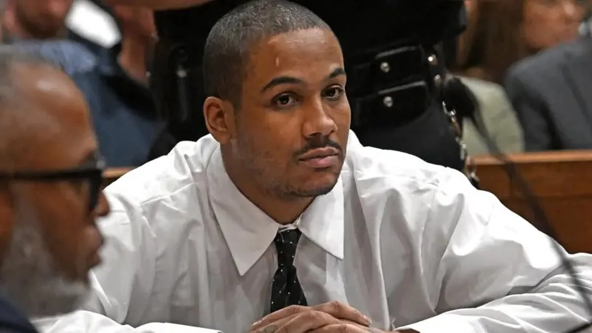 Juror's Sudden Objection Throws NYPD Officer's Murder Trial into Legal Uncertainty