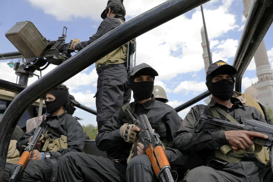 Houthis Launch Surprise Missile Strike on Tel Aviv, Marking Shift in Regional Strategy