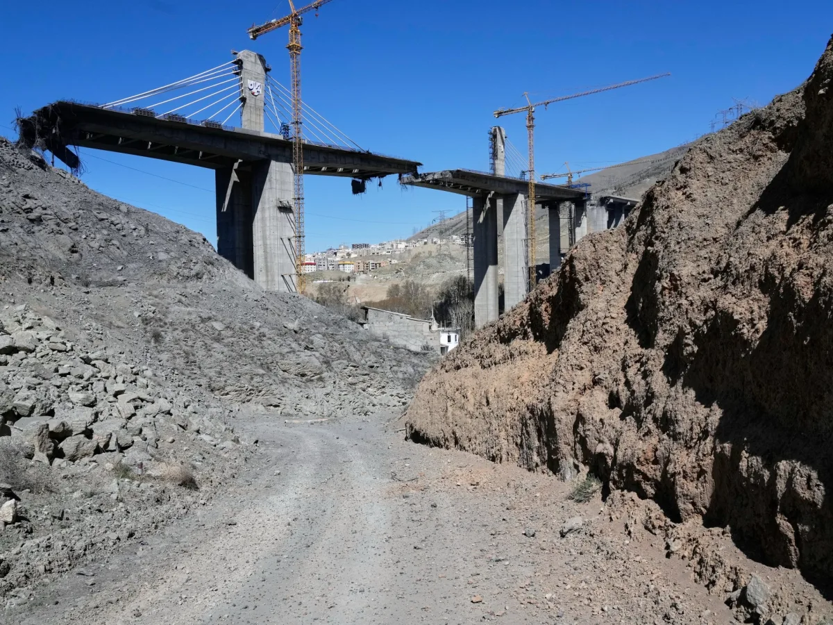 Iran Condemns US-Israeli Strikes on Civilian Infrastructure Amid Escalating Regional Tensions