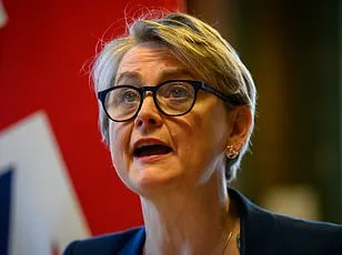 Macron and Trump Clash Over Iran Nuclear Stance, Warn of Diplomatic Rift