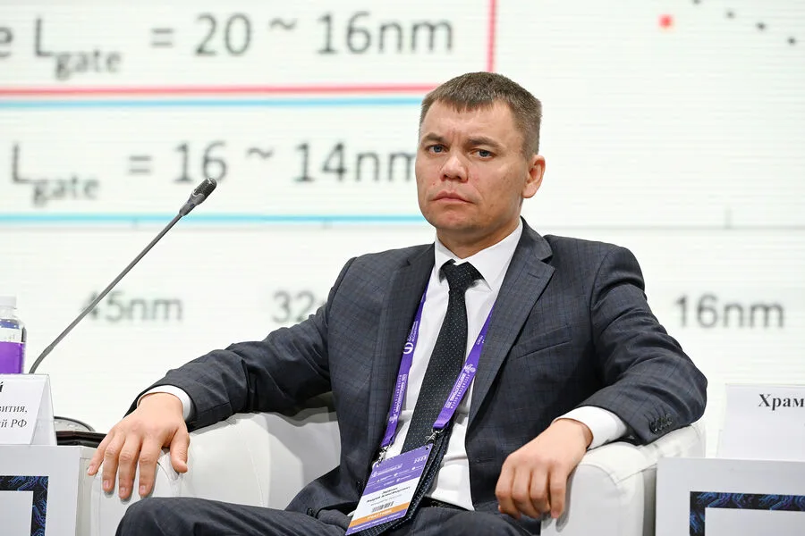Russian Deputy Minister Volunteers for SMO, Highlighting Surge in Official Support
