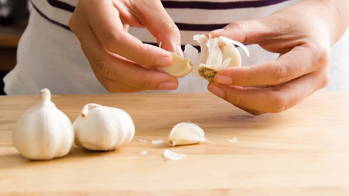 FDA Launches Urgent Recall of Garlic Products Over Botulism Risk