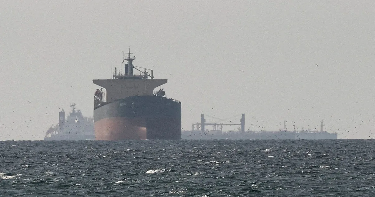 Trump Proposes Toll on Ships in Strait of Hormuz, Raising Questions About Control of Vital Energy Chokepoint