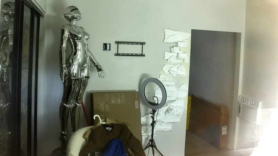 US Targets Iranian Regime Relatives as Green Cards Revoked, Highlighting Lifestyle Contrast