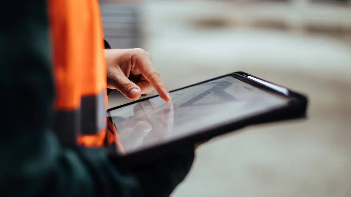 Oregon Prisons to Distribute Personal Tablets to Inmates, Aiming to Curb Drug Trafficking and Transform Inmate Communication