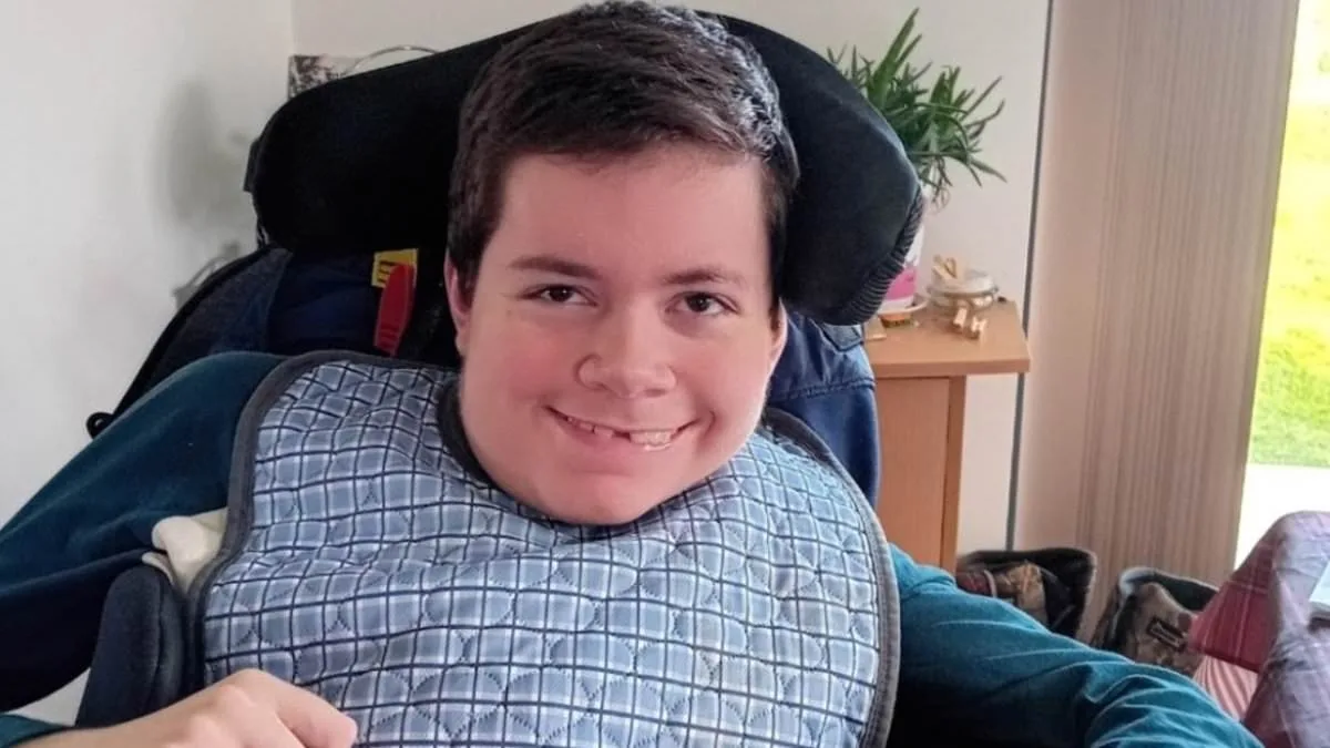 Desperate Parents Fight for Lifesaving Surgery as 17-Year-Old's Spine Threatens His Life