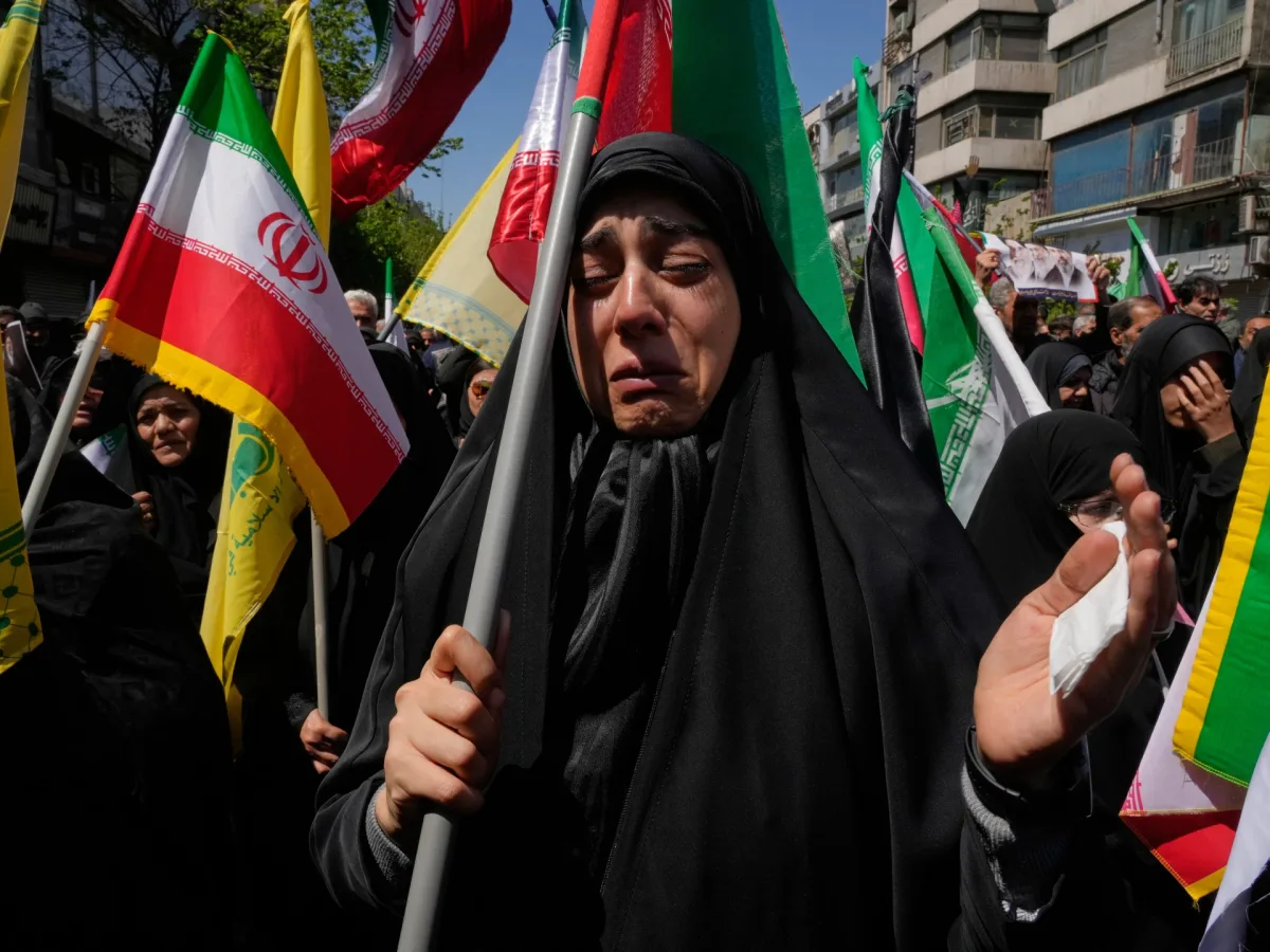 Iranians Nationwide Rally to Honor Khamenei, Demand Justice After Assassination