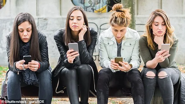 Two-Week Social Media Detox Reverses Cognitive Decline and Alleviates Depression, Study Finds