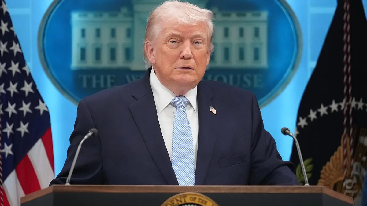 Trump Issues 24-Hour Ultimatum to Iran, Threatening Strikes Over Nuclear Stockpile and Strait of Hormuz Closure