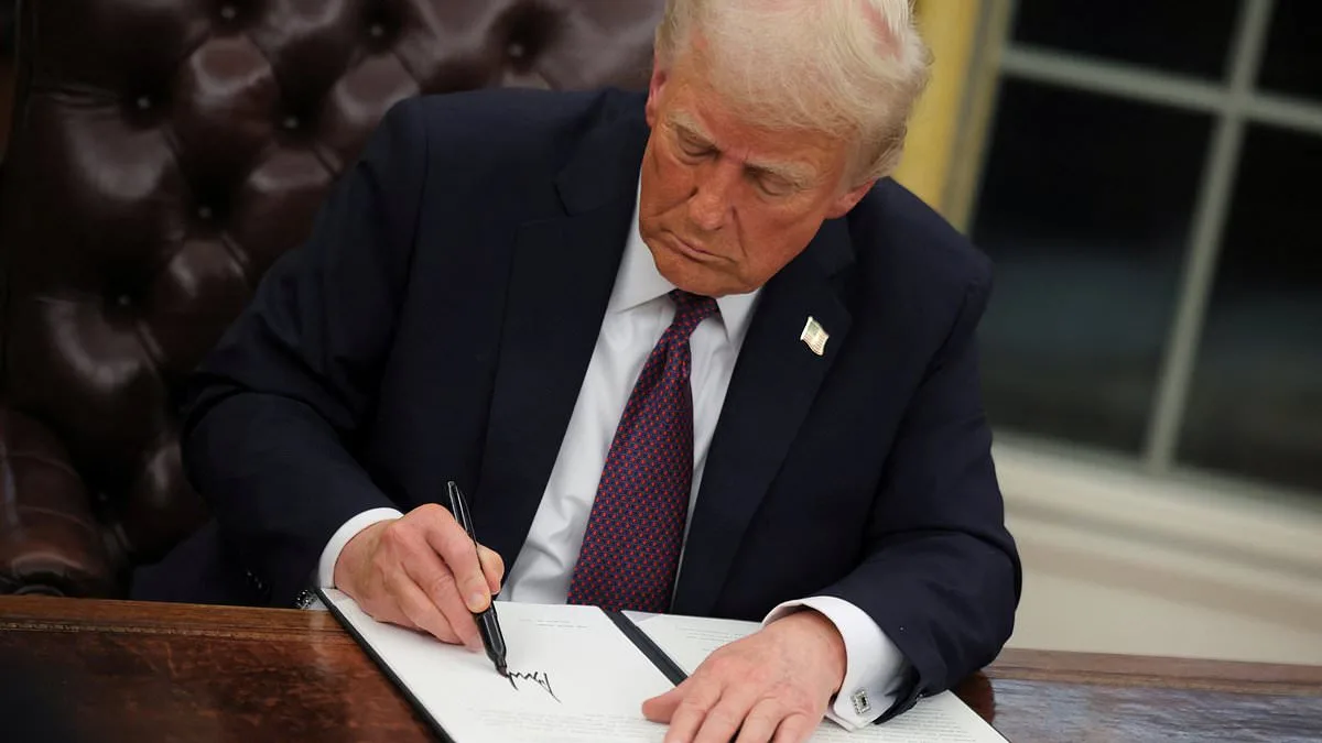 Trump's Sweeping Mass Pardon Plan Shocks Washington with 200-Foot Expansion