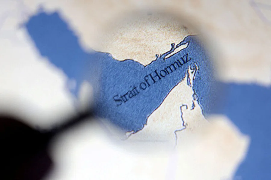 Iran's Resilient Naval Fleet in Hormuz Complicates U.S. Monitoring Efforts