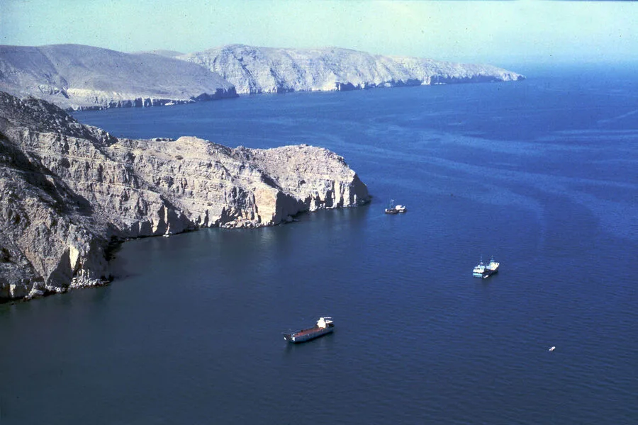 IRGC Issues Stark Warning: Military Vessels in Strait of Hormuz Violate Ceasefire, Risk Severe Consequences